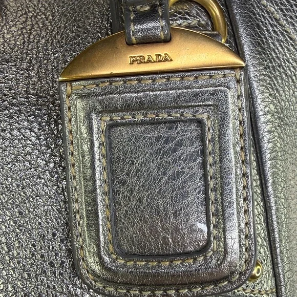 💥PRADA - Silver Metallic Vitello Daino Leather Shoulder Bag BN1346 - 136U894 - Picture 4 of 17